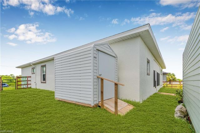 7005 Berwick CIR, Labelle, FL 33935