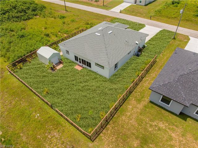 7005 Berwick CIR, Labelle, FL 33935