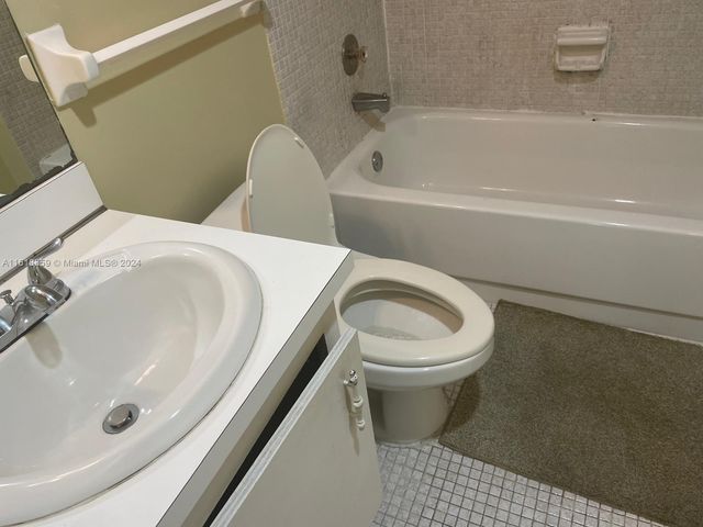 4168 Inverrary Dr 302, Lauderhill, FL 33319