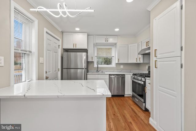 4117 USHER AVE, Alexandria, VA 22304