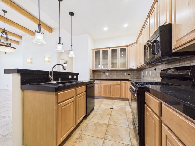 11 Cimarron Pass, Santa Fe, NM 87508