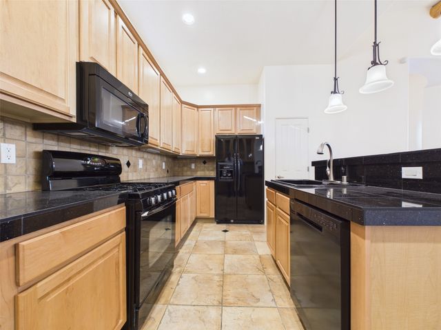 11 Cimarron Pass, Santa Fe, NM 87508