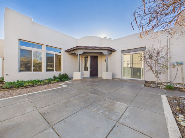 11 Cimarron Pass, Santa Fe, NM 87508