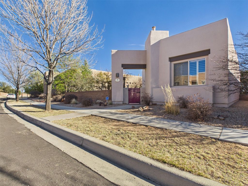 11 Cimarron Pass, Santa Fe, NM 87508