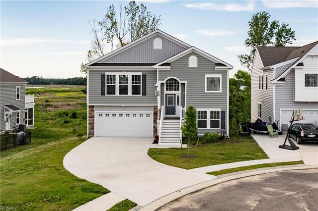 105 Corcoran LN, Suffolk, VA 23434