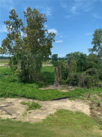 105 Corcoran LN, Suffolk, VA 23434