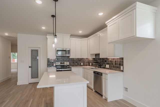 1402 Driess Street, Fort Worth, TX 76104