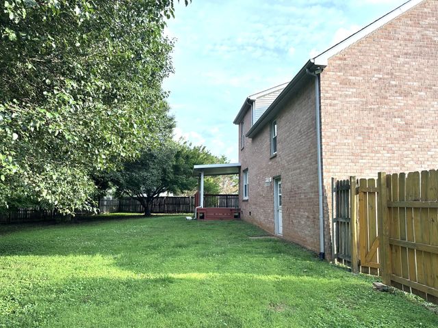 1816 Elizabeth Ct, Spring Hill, TN 37174