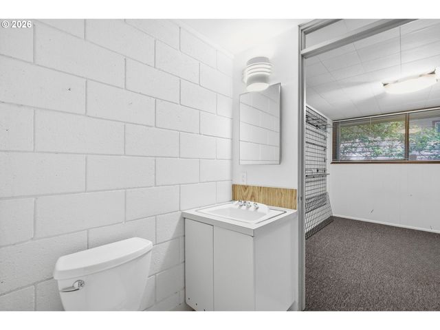 60 W 36th Ave, Eugene, OR 97405