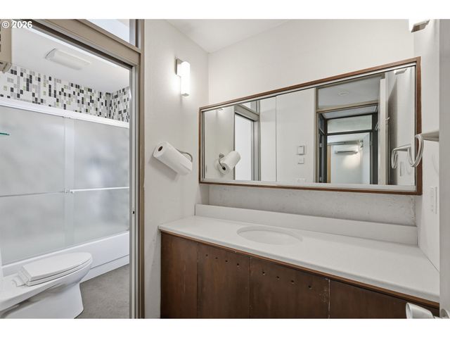 60 W 36th Ave, Eugene, OR 97405