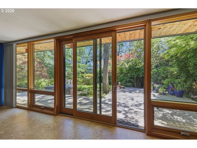 60 W 36th Ave, Eugene, OR 97405