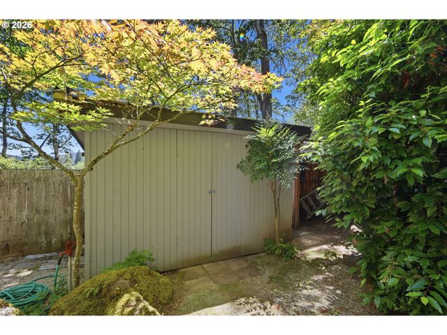 60 W 36th Ave, Eugene, OR 97405