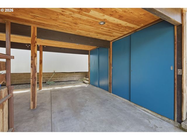 60 W 36th Ave, Eugene, OR 97405