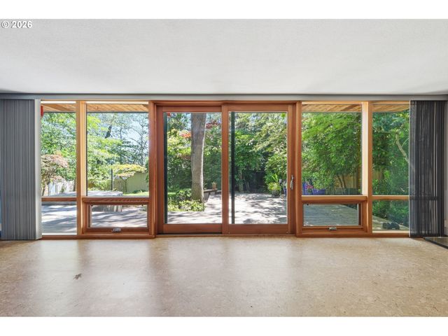 60 W 36th Ave, Eugene, OR 97405