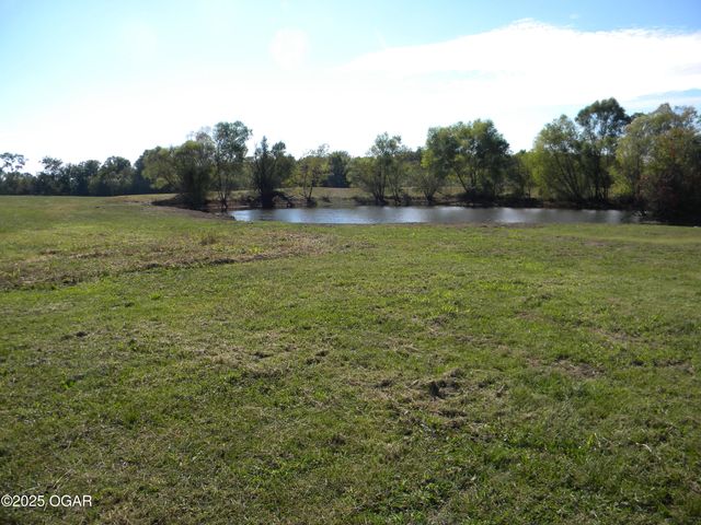 8762 Oak Road, Carthage, MO 64836