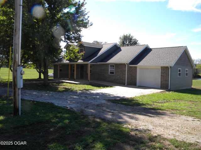 8762 Oak Road, Carthage, MO 64836