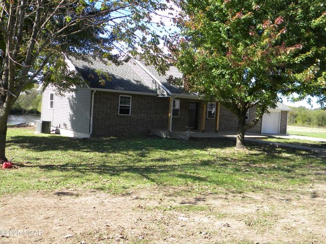 8762 Oak Road, Carthage, MO 64836