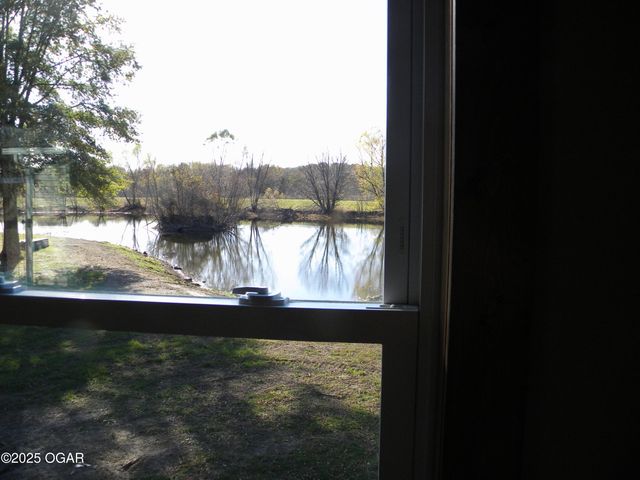 8762 Oak Road, Carthage, MO 64836