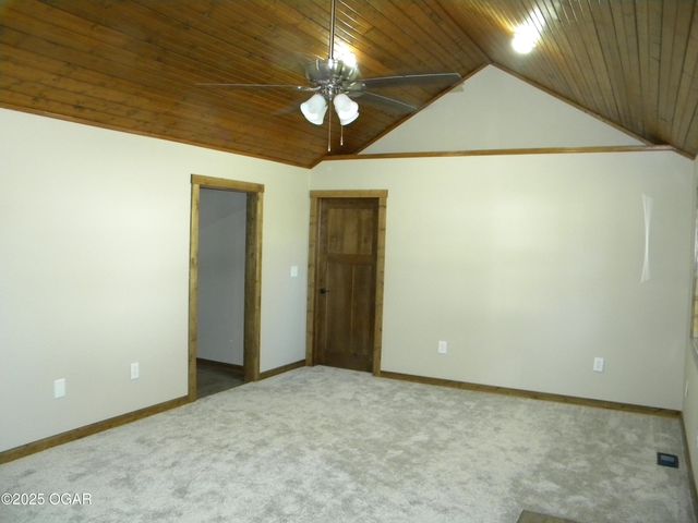 8762 Oak Road, Carthage, MO 64836