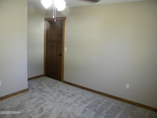 8762 Oak Road, Carthage, MO 64836