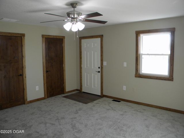 8762 Oak Road, Carthage, MO 64836