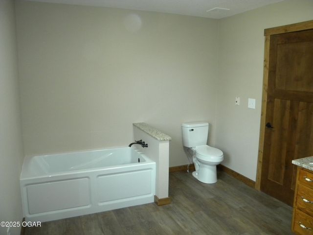 8762 Oak Road, Carthage, MO 64836