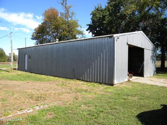 8762 Oak Road, Carthage, MO 64836