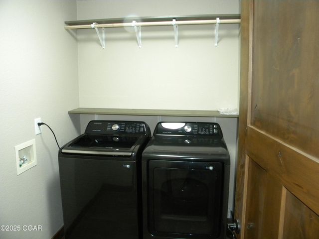 8762 Oak Road, Carthage, MO 64836