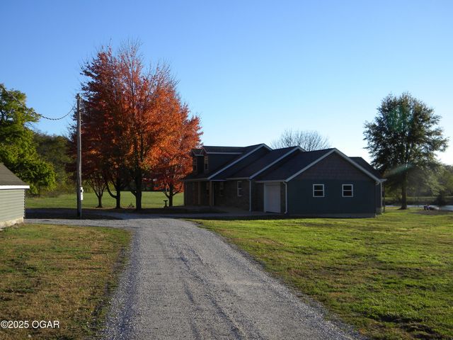 8762 Oak Road, Carthage, MO 64836