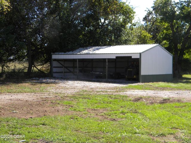 8762 Oak Road, Carthage, MO 64836