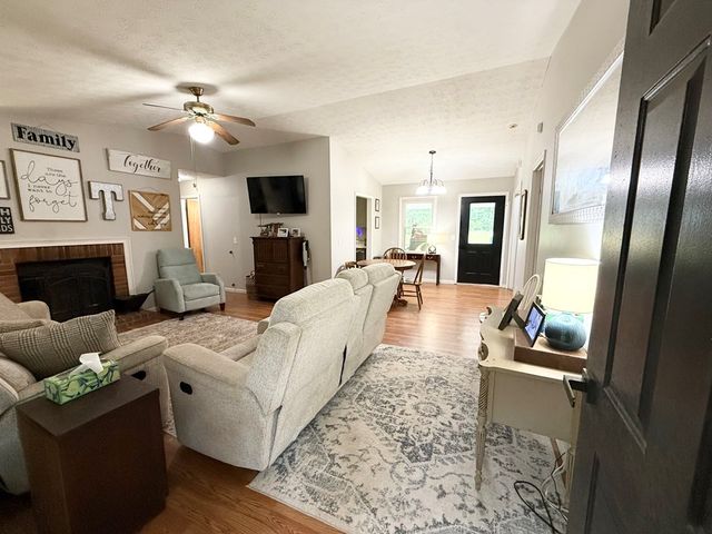 62 Melvin Harris Road, Manchester, GA 31816
