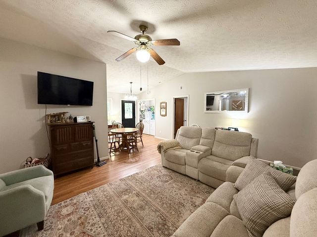 62 Melvin Harris Road, Manchester, GA 31816