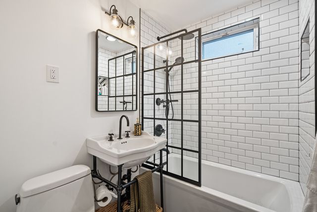 6226 N Niagara Avenue, Chicago, IL 60631