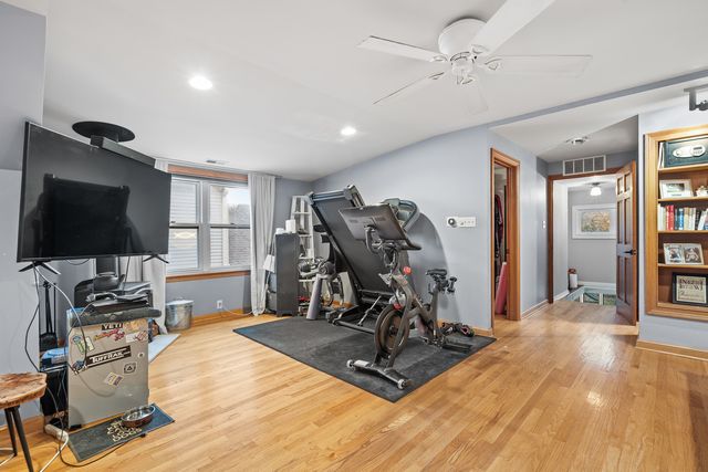 6226 N Niagara Avenue, Chicago, IL 60631