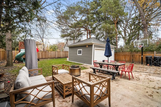 6226 N Niagara Avenue, Chicago, IL 60631