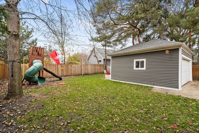 6226 N Niagara Avenue, Chicago, IL 60631