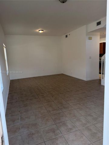 906 SW 143rd ave 2005, Pembroke Pines, FL 33027