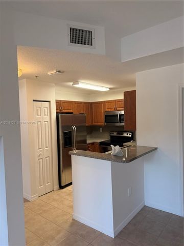 906 SW 143rd ave 2005, Pembroke Pines, FL 33027