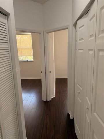 906 SW 143rd ave 2005, Pembroke Pines, FL 33027