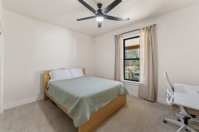 1398 Ellison Lp, Merlin, OR 97532