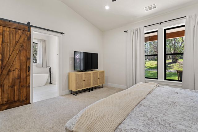 1398 Ellison Lp, Merlin, OR 97532