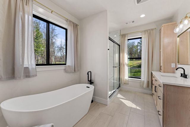 1398 Ellison Lp, Merlin, OR 97532