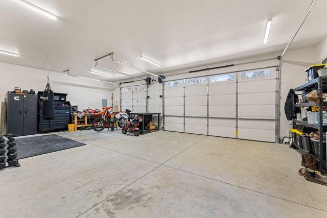 1398 Ellison Lp, Merlin, OR 97532