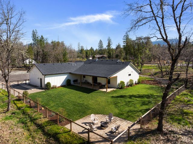 1398 Ellison Lp, Merlin, OR 97532