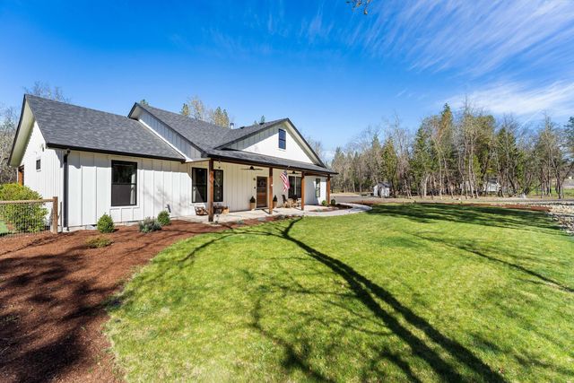 1398 Ellison Lp, Merlin, OR 97532