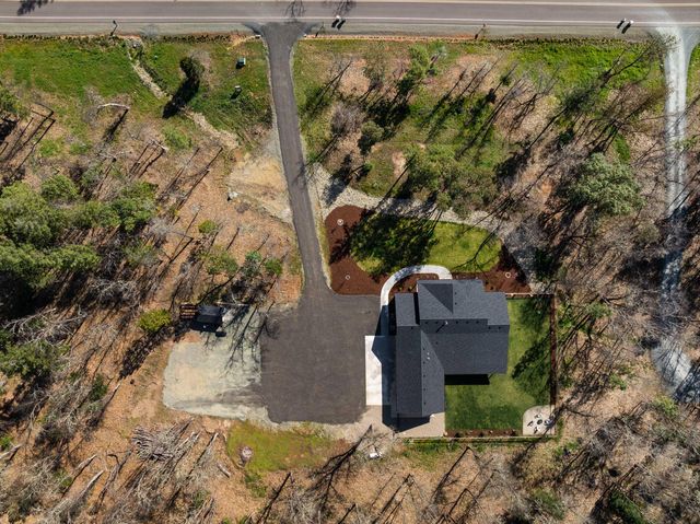 1398 Ellison Lp, Merlin, OR 97532