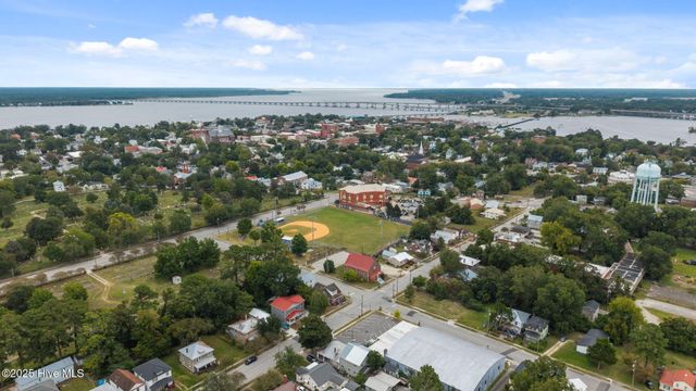 812 Bern Street, New Bern, NC 28560