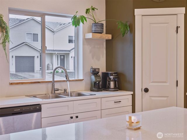 1015 Peach Road, Winlock, WA 98596