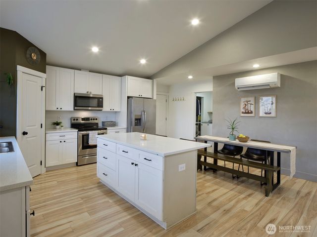 1015 Peach Road, Winlock, WA 98596