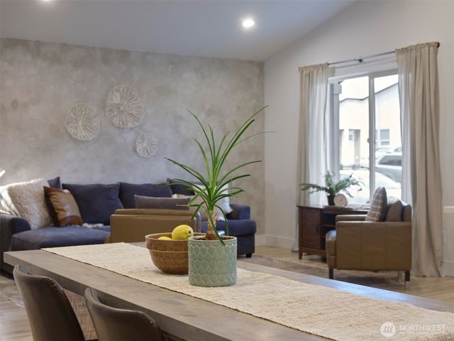 1015 Peach Road, Winlock, WA 98596